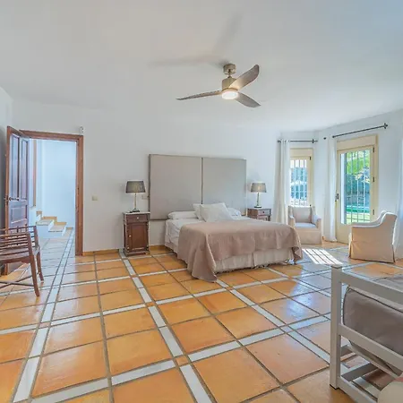 Villa Banus 10 Minutos